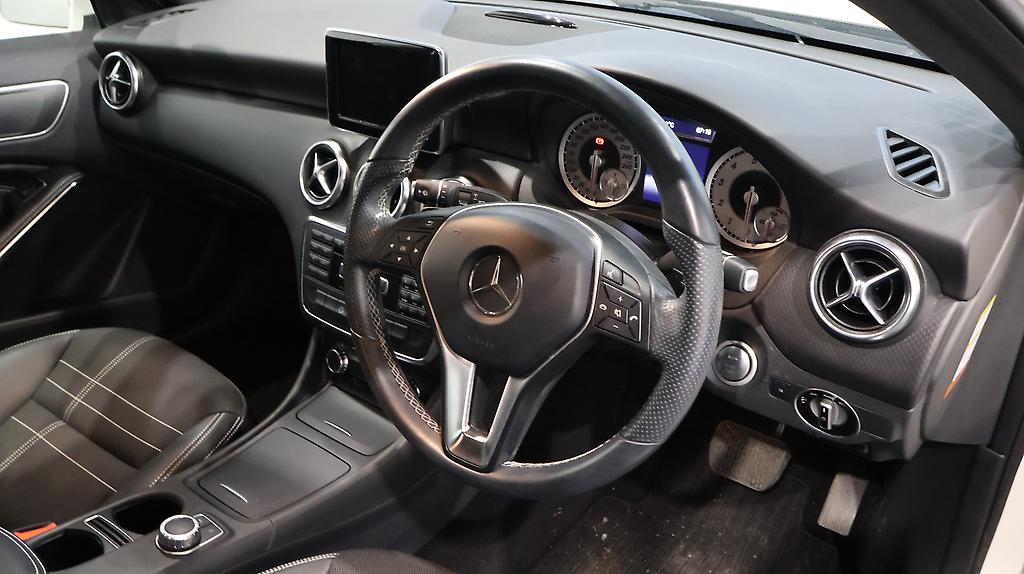 Mercedes-benz A 180 Cruise Control Reversing Camera image 314765