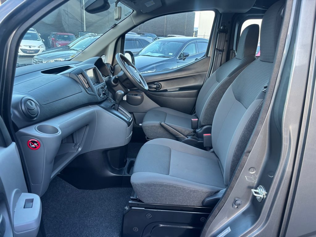 Nissan Nv200 LOW KM, LIKE NEW!! image 256865