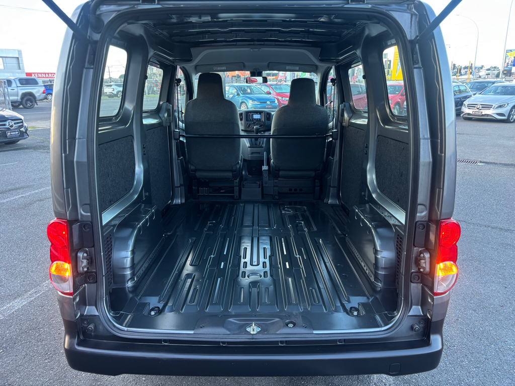 Nissan Nv200 LOW KM, LIKE NEW!! image 256868