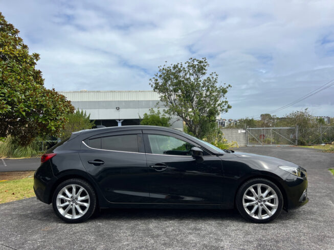 2013 Mazda Axela Sports 20S Touring image 228462