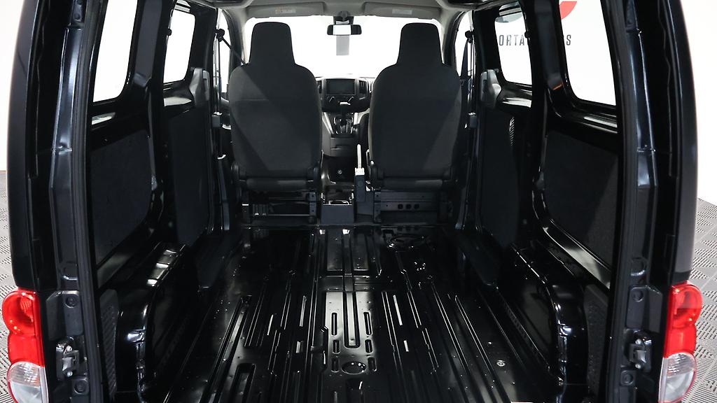 Nissan Nv200 5 Door, Low Kms Like new image 310575