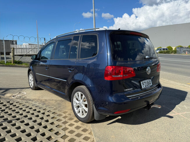 2013 Volkswagen Touran 7 Seater – Leather – TSI image 296419