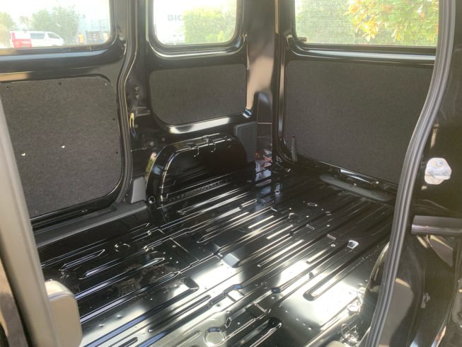 2021 Nissan Nv200 5 Door, Low Kms Like new image 232489