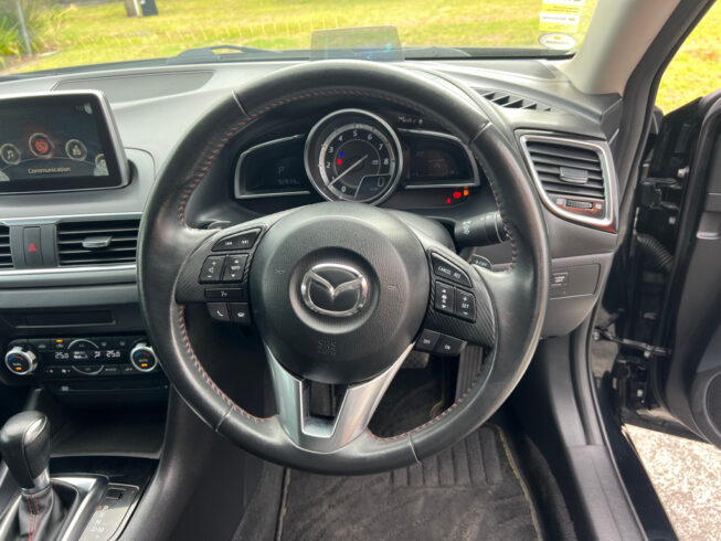 2013 Mazda Axela Sports 20S Touring image 228471