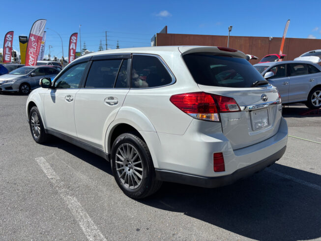 2012 Subaru Outback image 229102