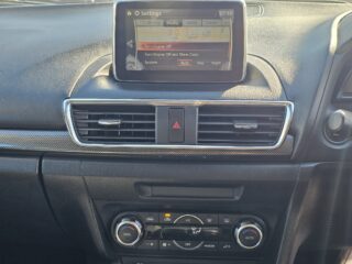 2013 Mazda Axela Sports 20S Touring image 298428