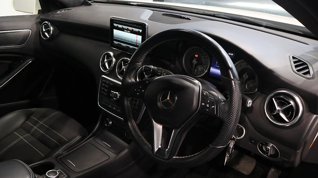 Mercedes-benz A 180 Cruise Control Reversing Camera image 312655