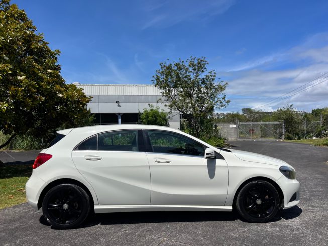 2013 Mercedes-benz A 180 Low KMS, Black Mags image 239423