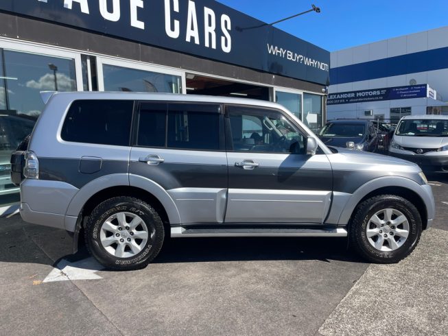 2012 Mitsubishi Pajero 3.2D, 7 Seater image 235592