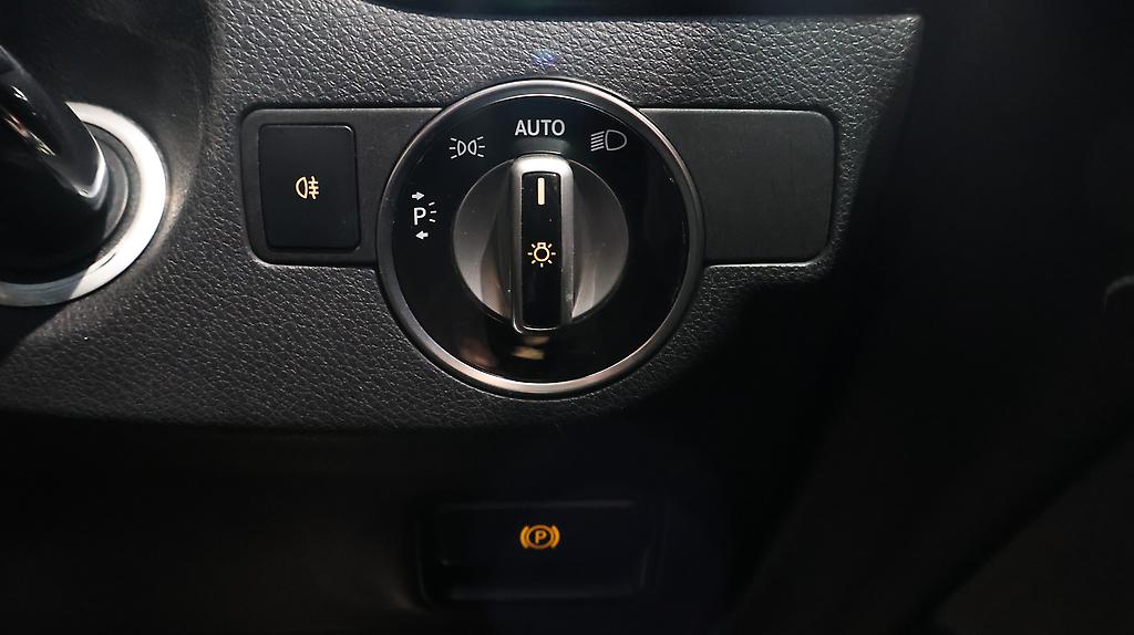 Mercedes-benz A 180 Cruise Control Reversing Camera image 312660