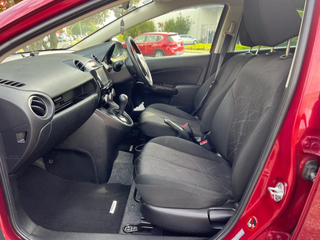 2014 Mazda Demio 13-Skyactive image 233751