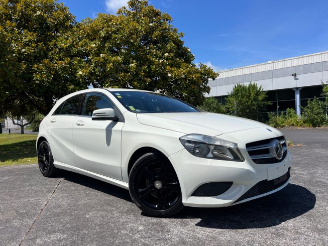 2013 Mercedes-benz A 180 Low KMS, Black Mags image 239422