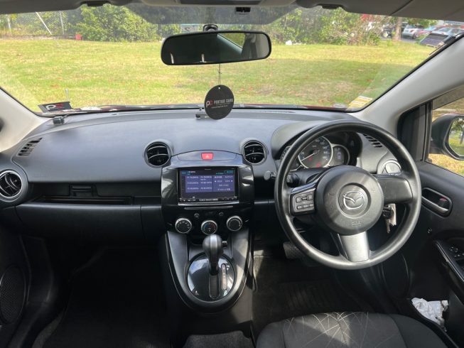 2014 Mazda Demio 13-Skyactive image 233750