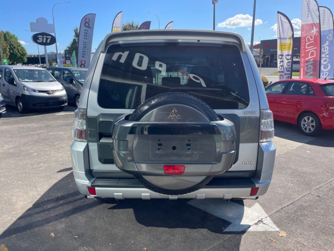2012 Mitsubishi Pajero 3.2D, 7 Seater image 235595