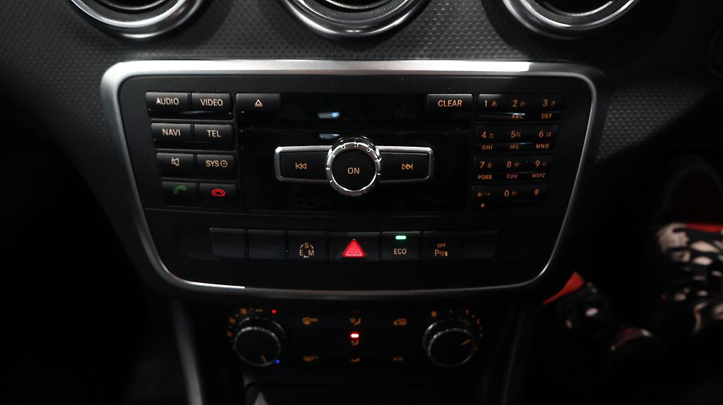 Mercedes-benz A 180 Cruise Control Reversing Camera image 312663