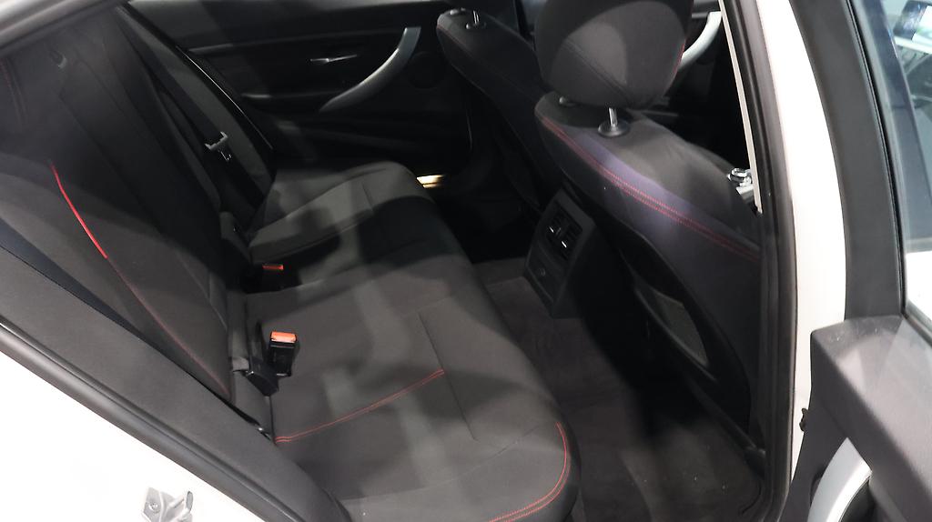 Bmw 320i Sports image 317140