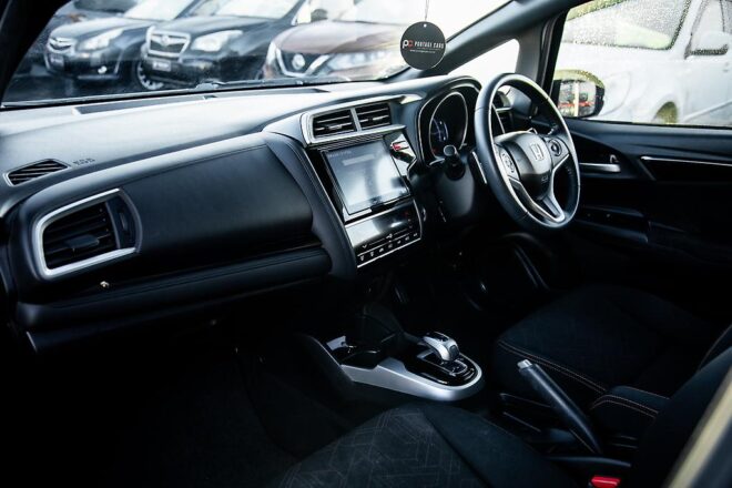 2013 Honda Fit Hybrid S-Package – Cruise Control – Alloy Wheels image 293688