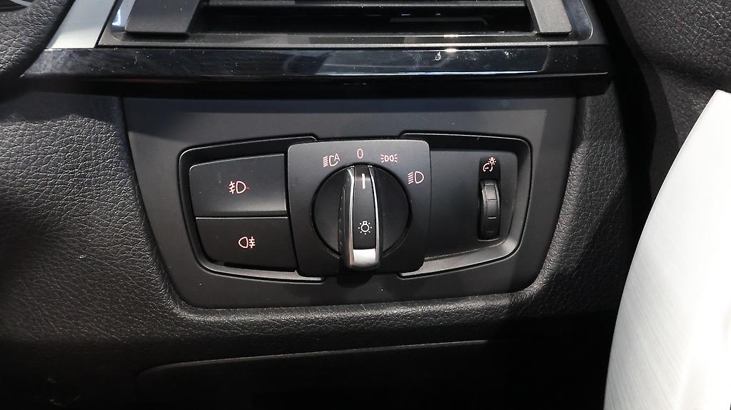 Bmw 320i Sports image 317145