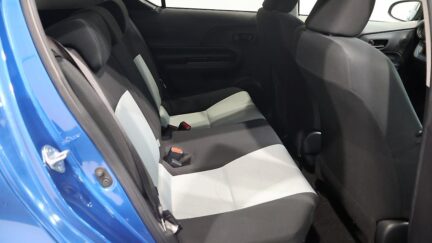 Toyota Aqua S MODEL PUSH BUTTON START R/CAMERA image 313314