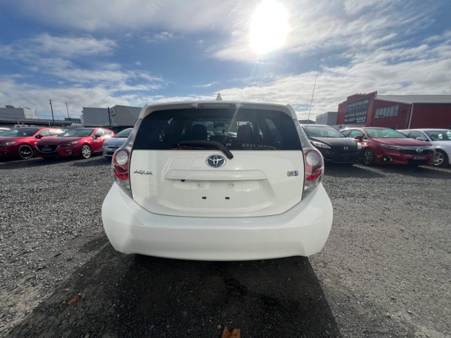 2012 Toyota Aqua S Model – Push Button Start – Factory Alloys image 276475