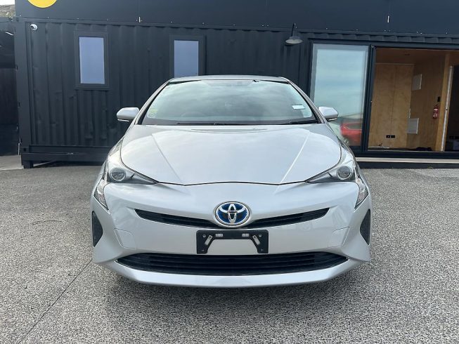 2017 Toyota Prius E Model/ Steering Wheel Controls/ Push Start image 277099