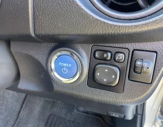 2017 Toyota Vitz Hybrid F image 285182