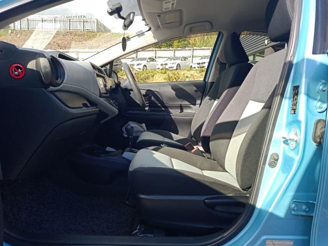 2014 Toyota Aqua Push Start/ Reverse Camera/ Heated Seats image 286929