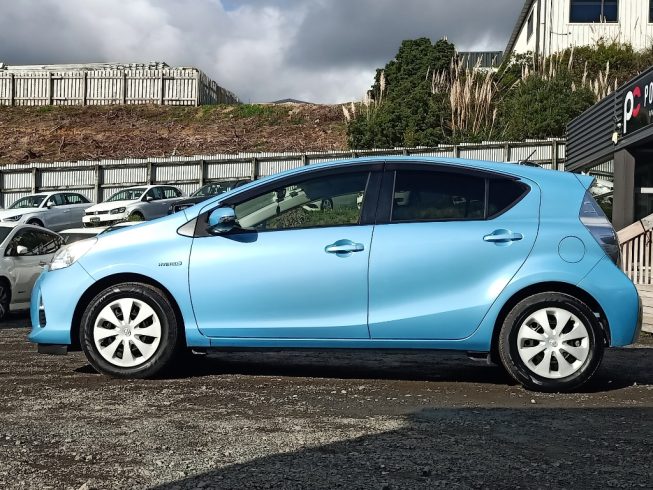 2014 Toyota Aqua Push Start/ Reverse Camera/ Heated Seats image 286927