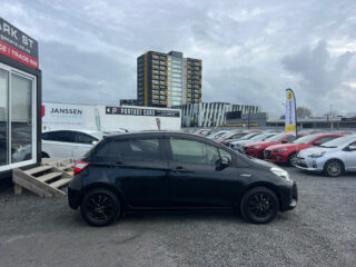 2017 Toyota Vitz Hybrid – Alloy Wheels image 291502