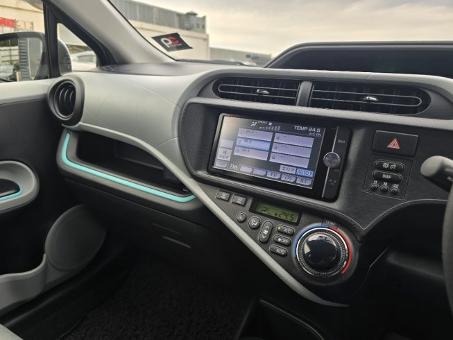 2012 Toyota Aqua S Model/ Low Kms / Push Button Start image 285090