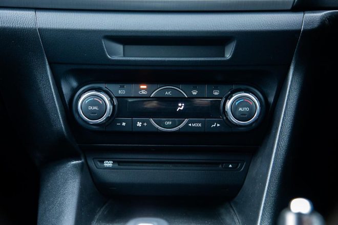 2014 Mazda Axela Hybrid S, Reverse Camera ,Push Button Start image 284691