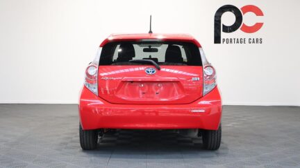 Toyota Aqua S Model/ Low Kms / Push Button Start image 314514