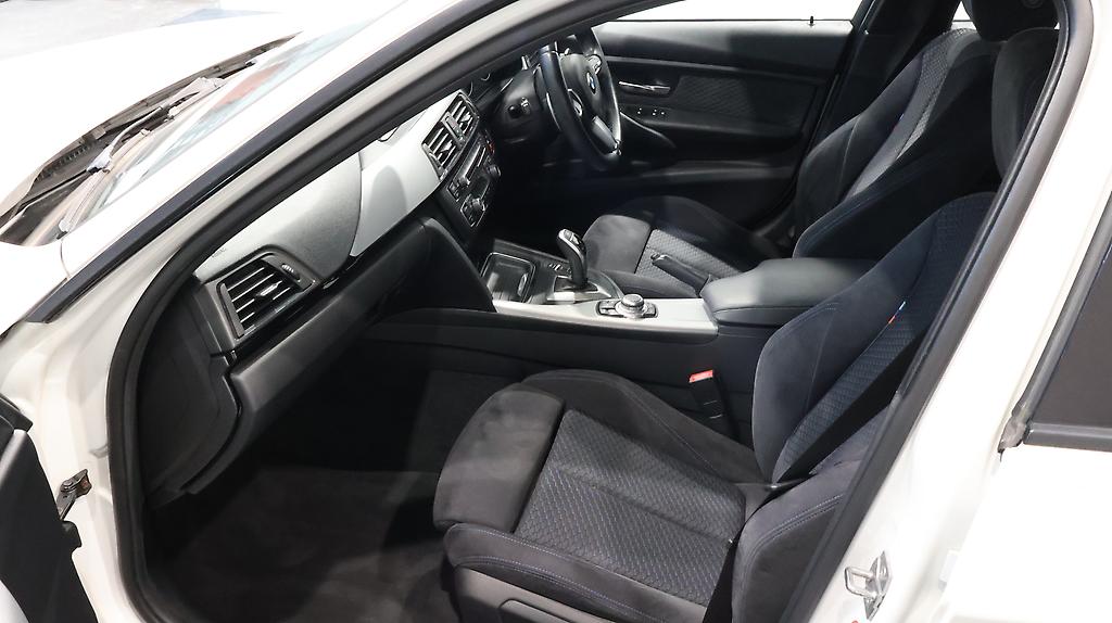 Bmw 320i Touring M Sport image 316199