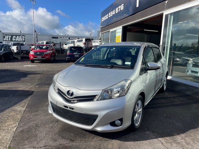 2012 Toyota Vitz U Smart Stop Package image 277306