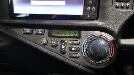 Toyota Aqua G Model/ Push Start/ Reverse Camera/ Alloy Wheels/ Hybrid image 313302