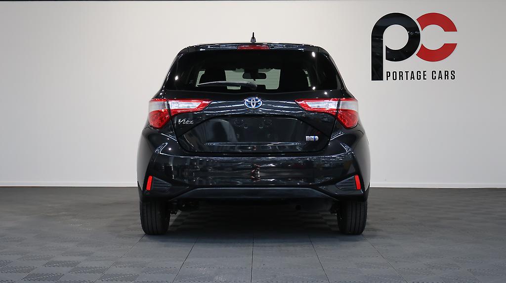 Toyota Vitz Hybrid – Alloy Wheels image 313234