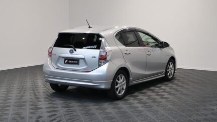 Toyota Aqua G Model/ Push Start/ Reverse Camera/ Alloy Wheels/ Hybrid image 313290