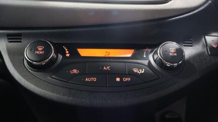 Toyota Vitz Alloy Wheels, Heated Seats image 311982