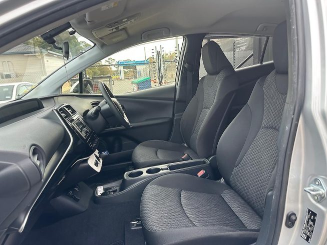 2017 Toyota Prius E Model/ Steering Wheel Controls/ Push Start image 277106