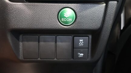 Honda Fit Hybrid L-Package image 317984