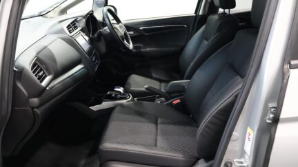 Honda Fit Hybrid L-Package image 317973