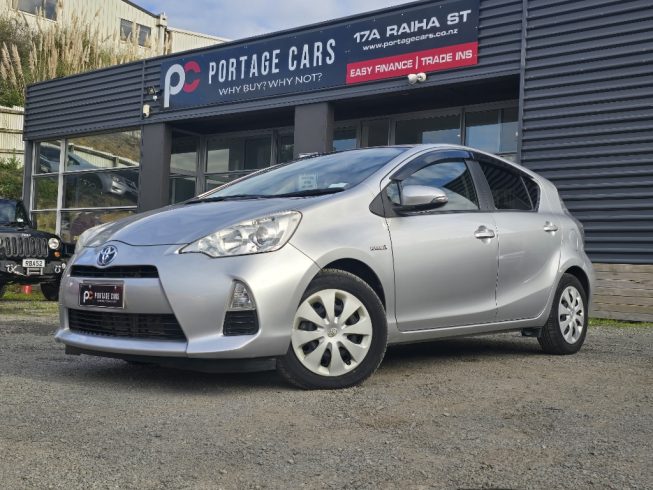 2012 Toyota Aqua G Model/ Push Start/ Reverse Camera/ Steering Wheel Controls image 285741