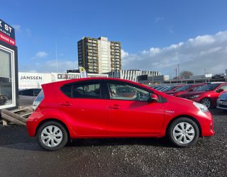 2012 Toyota Aqua S Model/ Low Kms / Push Button Start image 286908