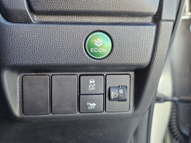 2014 Honda Fit Hybrid F-Package image 298095