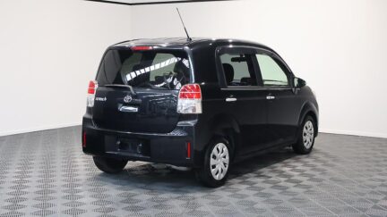 Toyota Spade F Model/ Reverse Camera/ Passenger Electric Slide Door image 310668