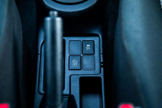 2014 Toyota Vitz U Spec, I stop image 284635