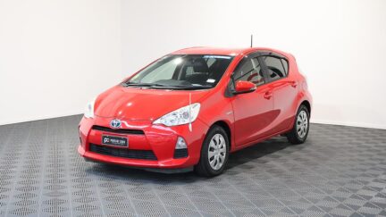 Toyota Aqua S Model/ Low Kms / Push Button Start image 314513