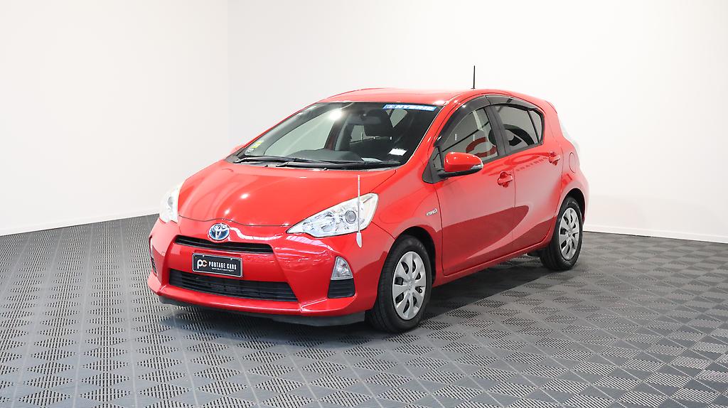 Toyota Aqua S Model/ Low Kms / Push Button Start image 314513