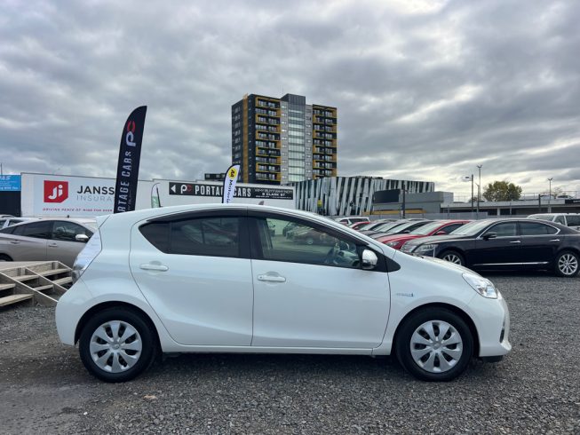 2013 Toyota Aqua S Model/ Push Start image 285905