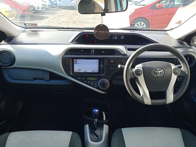 2014 Toyota Aqua Push Start/ Reverse Camera/ Heated Seats image 286932